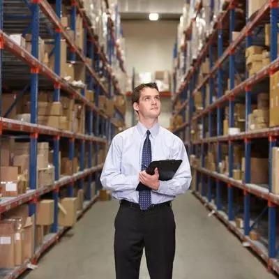 ERP系統(tǒng)知結(jié)果，WMS系統(tǒng)知過(guò)程